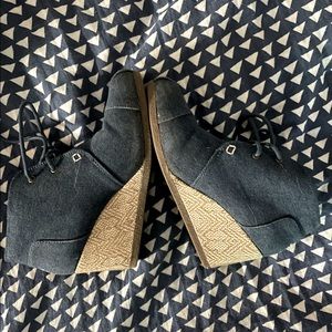 SZ 7 Bobs Denim Heels